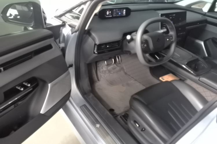 Used Hyptec GT 2023 560 Rear-Drive Tech Edition Driver Seat
