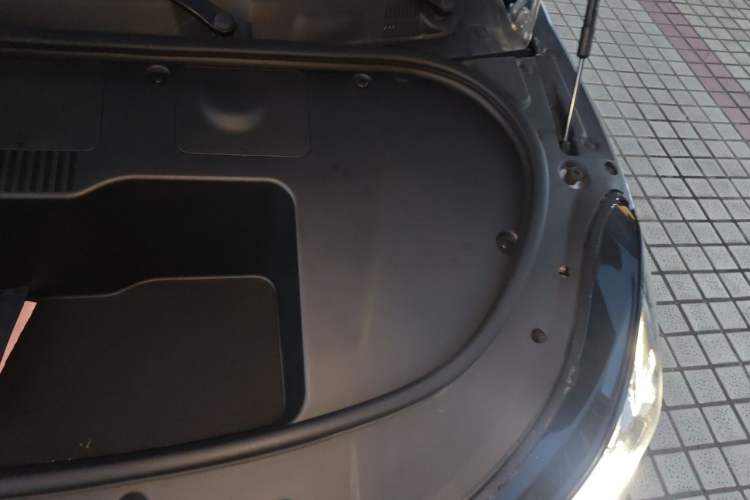 Used Hyptec GT 2023 560 Rear-Drive Seven-Wing Edition Engine Bay Left