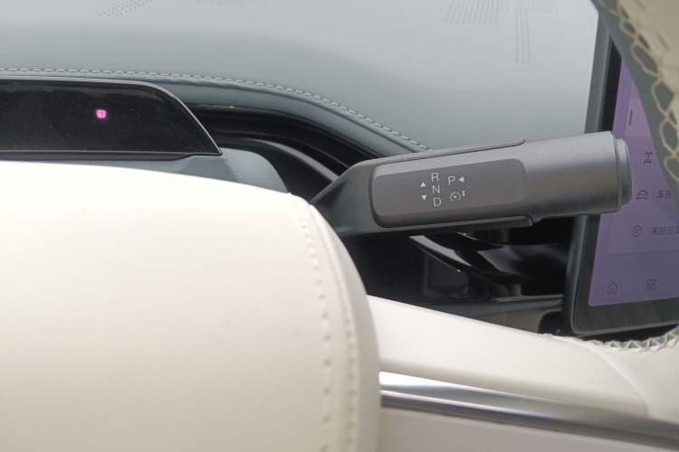 Used Hyptec GT 2023 710 Rear-Drive Supercharge Max Edition Gear Lever