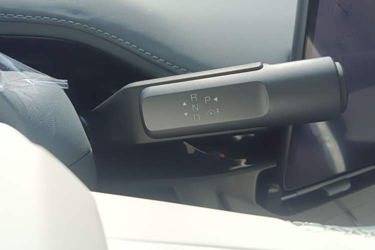 Used Hyptec GT 2023 560 Rear-Drive Tech Edition Gear Lever