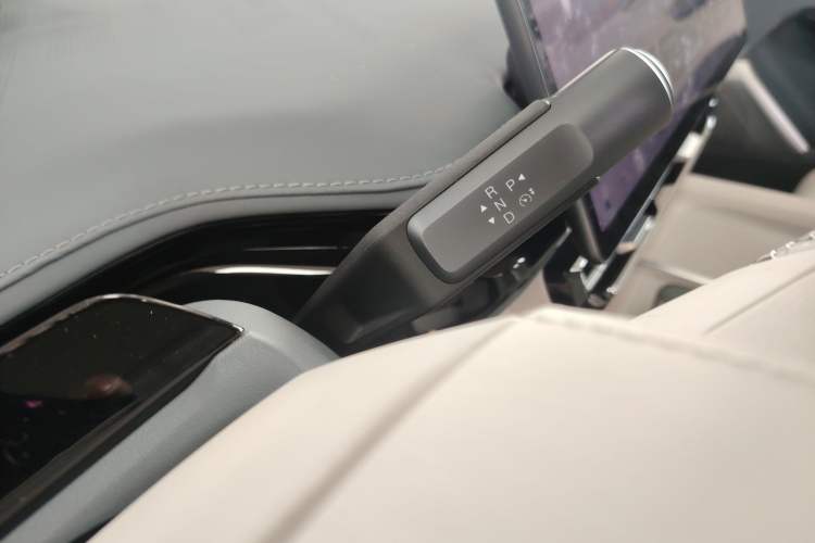 Used Hyptec GT 2023 710 Rear-Drive Supercharge Max Edition Gear Lever