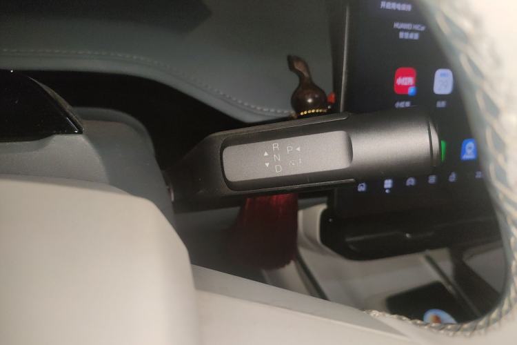 Used Hyptec GT 2023 560 Rear-Drive Tech Edition Gear Lever