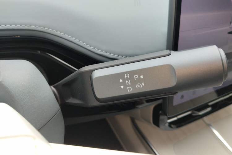 Used Hyptec GT 2023 710 Rear-Drive Supercharge Max Edition Gear Lever