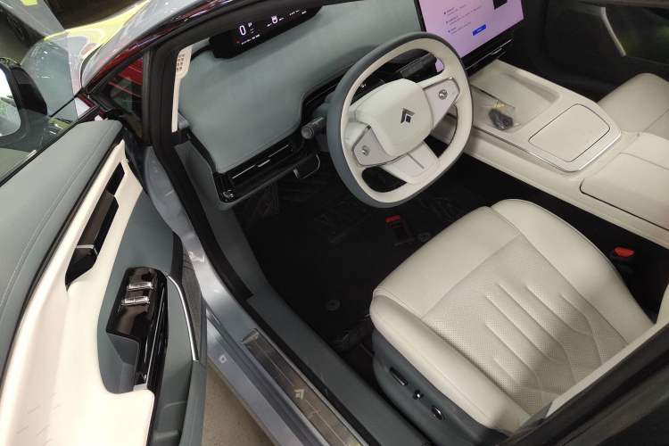 Used Hyptec GT 2023 710 Rear-Drive Supercharge Max Edition Interior 3
