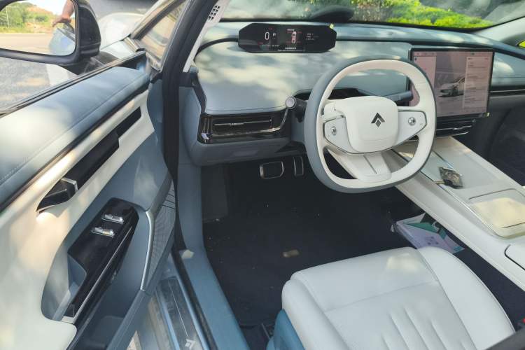Used Hyptec GT 2023 710 Rear-Drive Ultra-Charging Version Interior 3