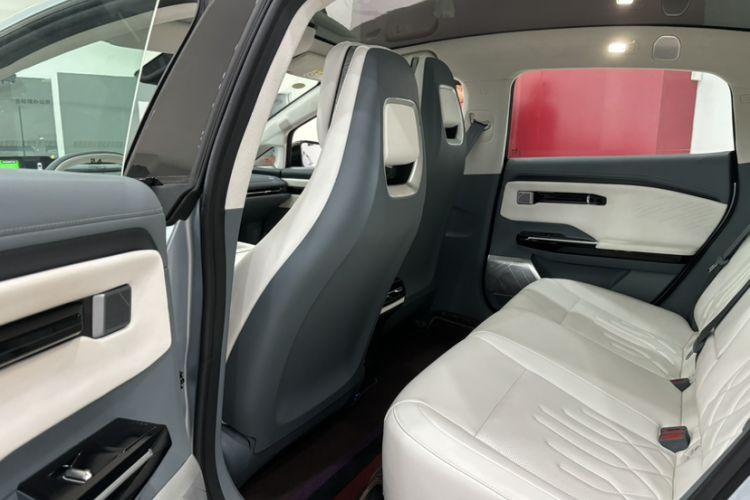 Used Hyptec GT 2023 710 Rear-Drive Ultra-Charging Version Interior 4