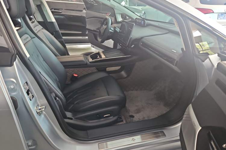 Used Hyptec GT 2023 560 Rear-Drive Tech Edition Interior 5