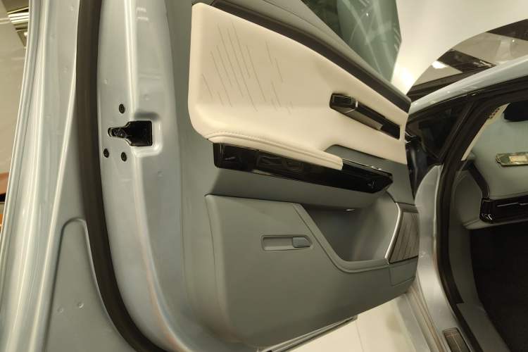 Used Hyptec GT 2023 560 Rear-Drive Seven-Wing Edition Left Front Door Interior