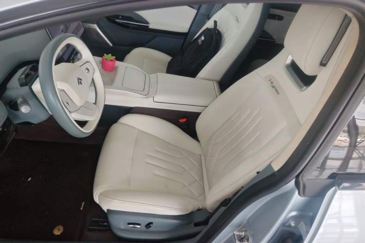 Used Hyptec GT 2023 560 Rear-Drive Tech Edition Left Front Seat