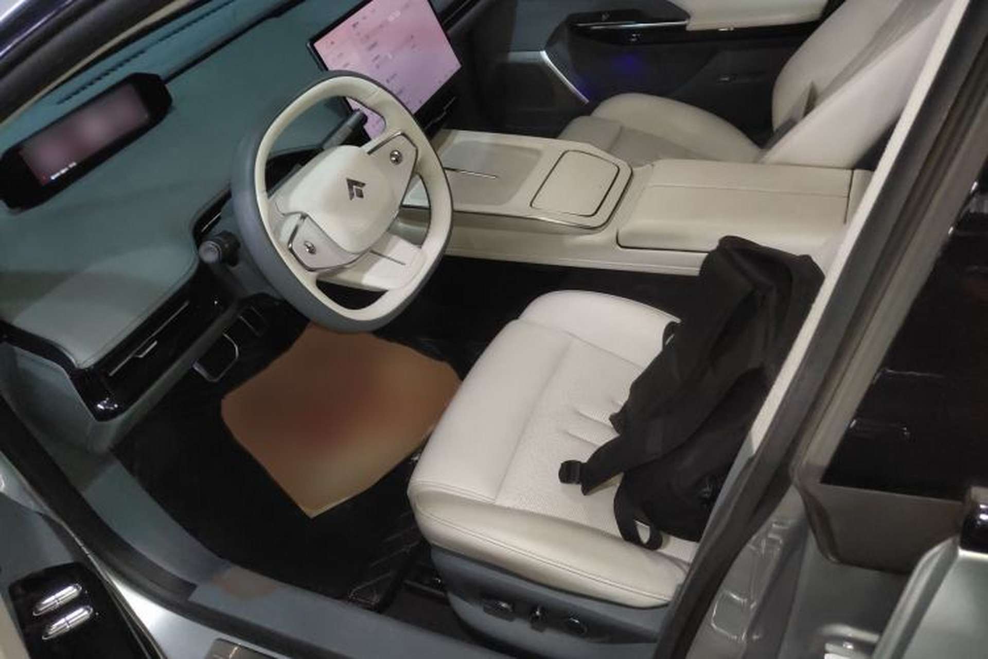 Used Hyptec GT 2023 710 Rear-Drive Supercharge Max Edition Left Front Seat