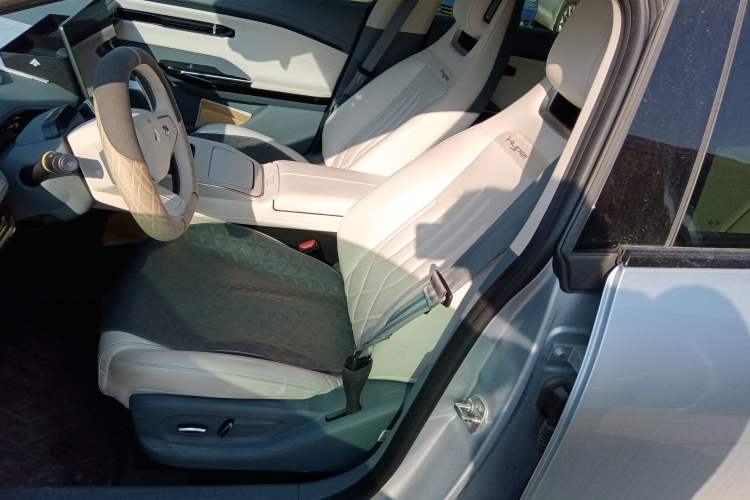 Used Hyptec GT 2023 560 Rear-Drive Tech Edition Left Front Seat
