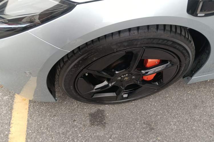 Used Hyptec GT 2023 710 Rear-Drive Supercharge Max Edition Left Front Wheel Hub