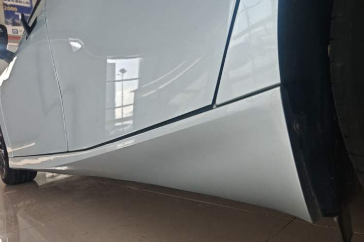Used Hyptec GT 2023 560 Rear-Drive Tech Edition Left Side Sill