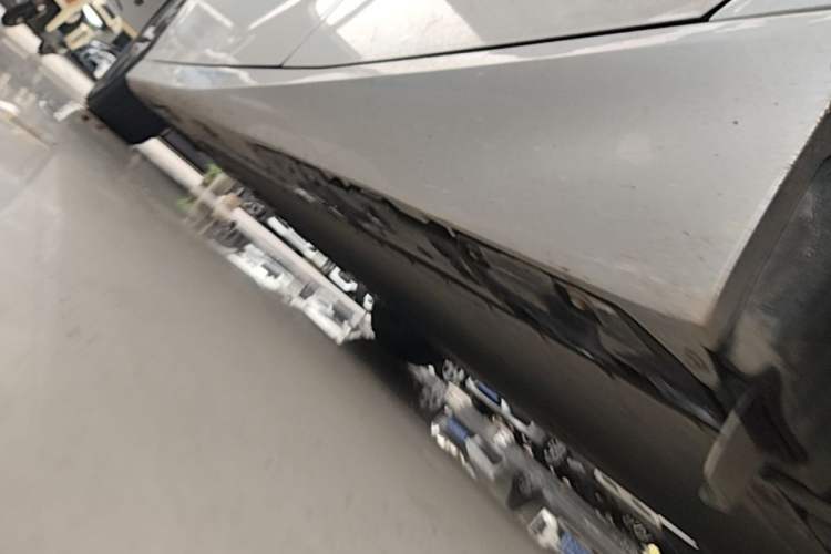 Used Hyptec GT 2023 560 Rear-Drive Tech Edition Left Side Sill