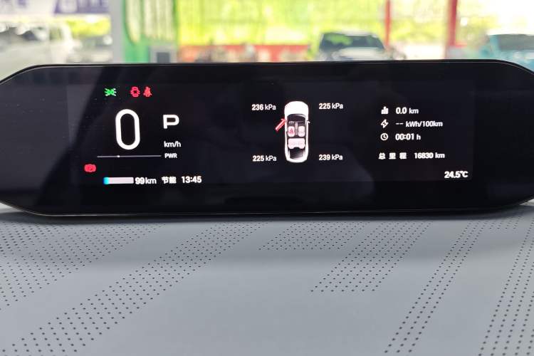 Used Hyptec GT 2023 710 Rear-Drive Supercharge Max Edition Odometer Close Up