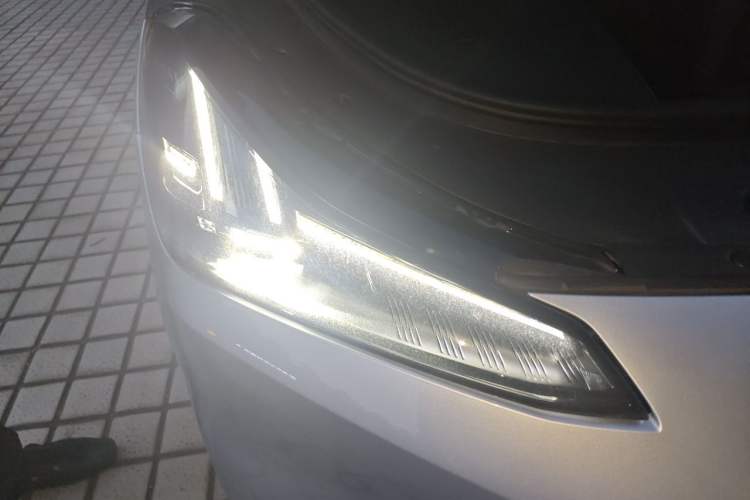 Used Hyptec GT 2023 560 Rear-Drive Seven-Wing Edition Right Front Headlight