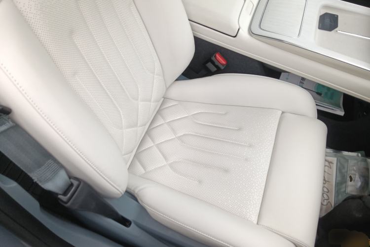 Used Hyptec GT 2023 710 Rear-Drive Supercharge Max Edition Right Front Seat