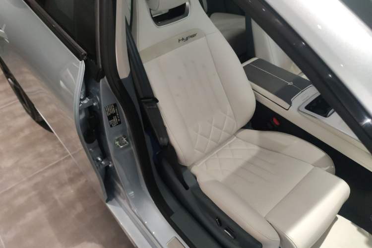 Used Hyptec GT 2023 710 Rear-Drive Supercharge Max Edition Right Front Seat