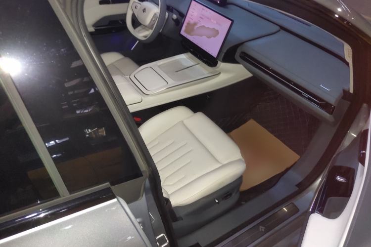 Used Hyptec GT 2023 710 Rear-Drive Supercharge Max Edition Right Front Seat