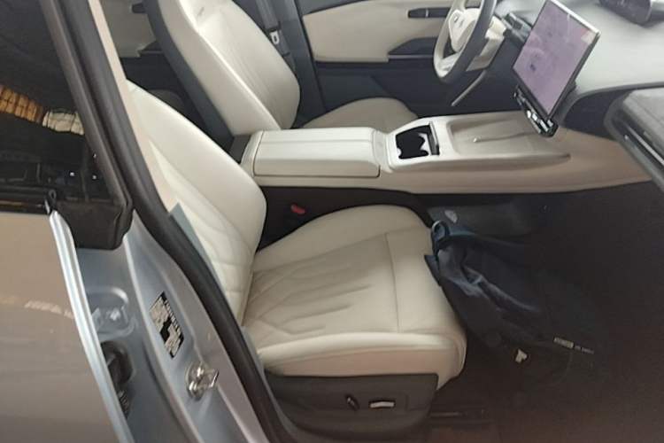 Used Hyptec GT 2023 560 Rear-Drive Tech Edition Right Front Seat