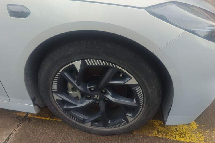 Used Hyptec GT 2023 560 Rear-Drive Seven-Wing Edition Right Front Wheel Hub