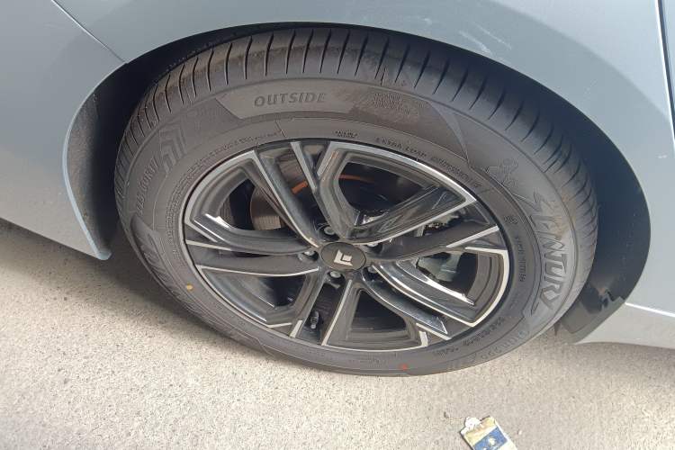 Used Hyptec GT 2023 560 Rear-Drive Tech Edition Right Rear Wheel Hub