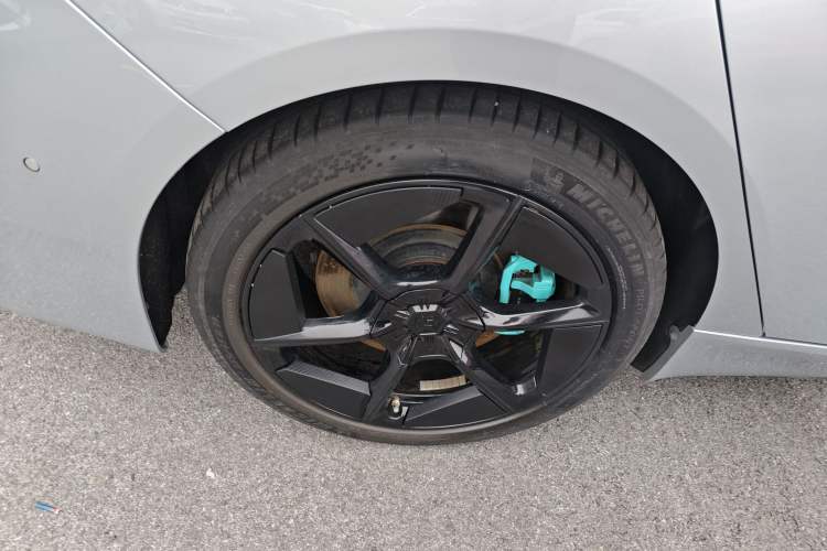 Used Hyptec GT 2023 710 Rear-Drive Supercharge Max Edition Right Rear Wheel Hub