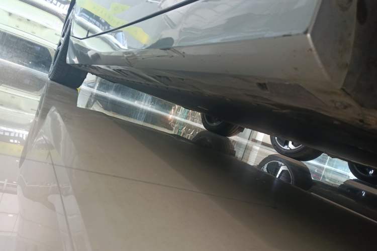 Used Hyptec GT 2023 560 Rear-Drive Seven-Wing Edition Right Side Sill