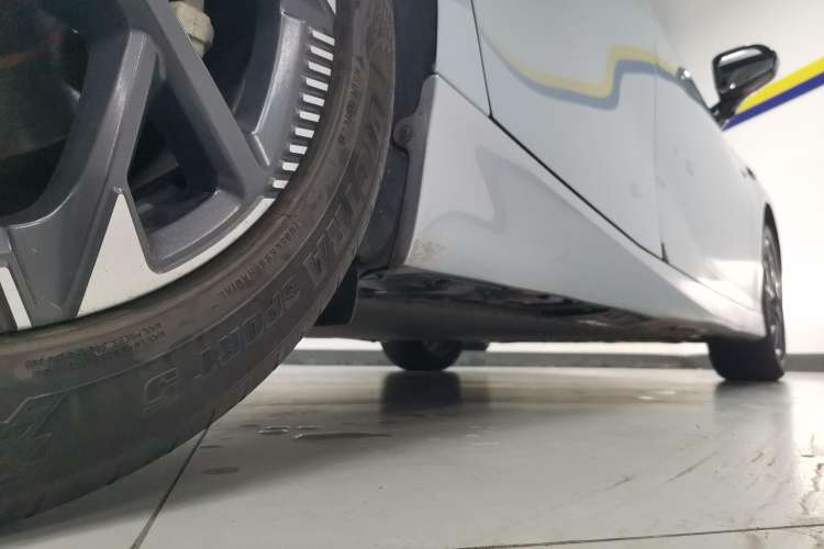 Used Hyptec GT 2023 560 Rear-Drive Seven-Wing Edition Right Side Sill