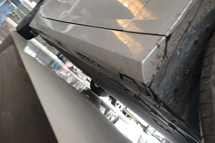 Used Hyptec GT 2023 560 Rear-Drive Tech Edition Right Side Sill