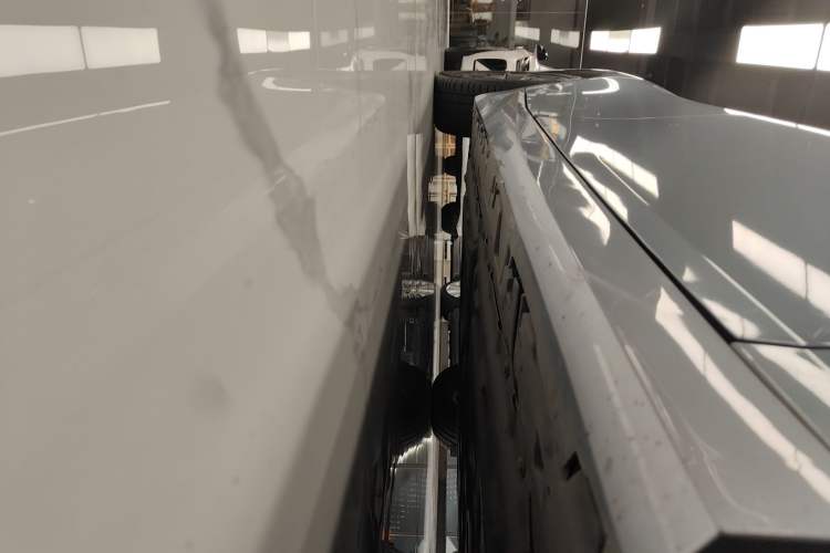 Used Hyptec GT 2023 560 Rear-Drive Seven-Wing Edition Right Side Sill