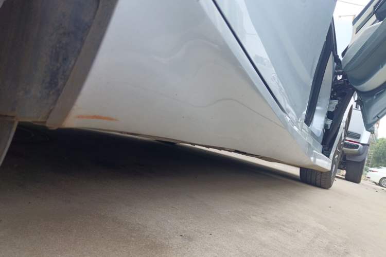 Used Hyptec GT 2023 560 Rear-Drive Seven-Wing Edition Right Side Sill