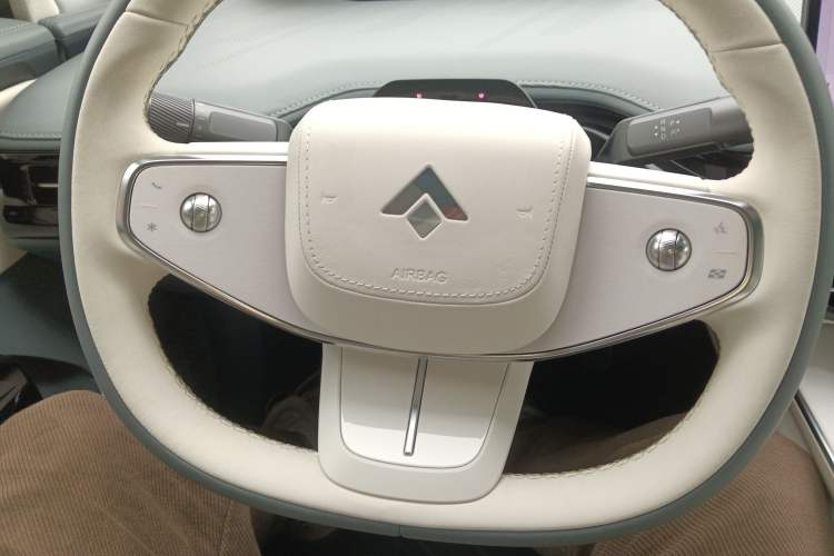 Used Hyptec GT 2023 710 Rear-Drive Supercharge Max Edition Steering Wheel