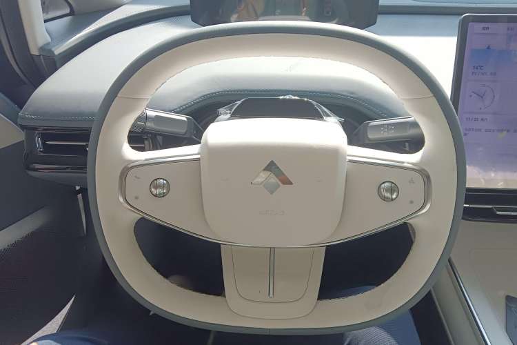 Used Hyptec GT 2023 560 Rear-Drive Tech Edition Steering Wheel