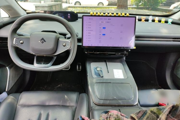 Used Hyptec GT 2023 710 Rear-Drive Ultra-Charging Version Center Console