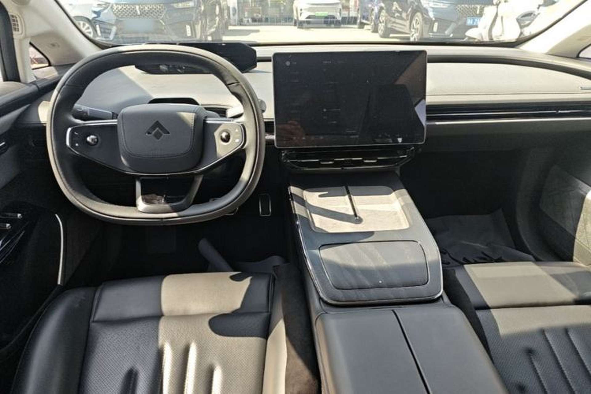 Used Hyptec GT 2023 710 Rear-Drive Ultra-Charging Version Center Console