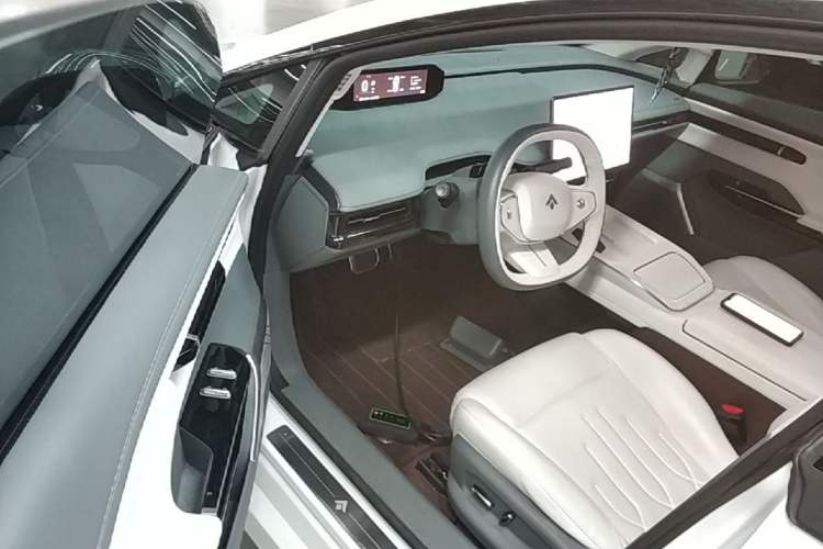 Used Hyptec GT 2023 560 Rear-Drive Tech Edition Driver Seat