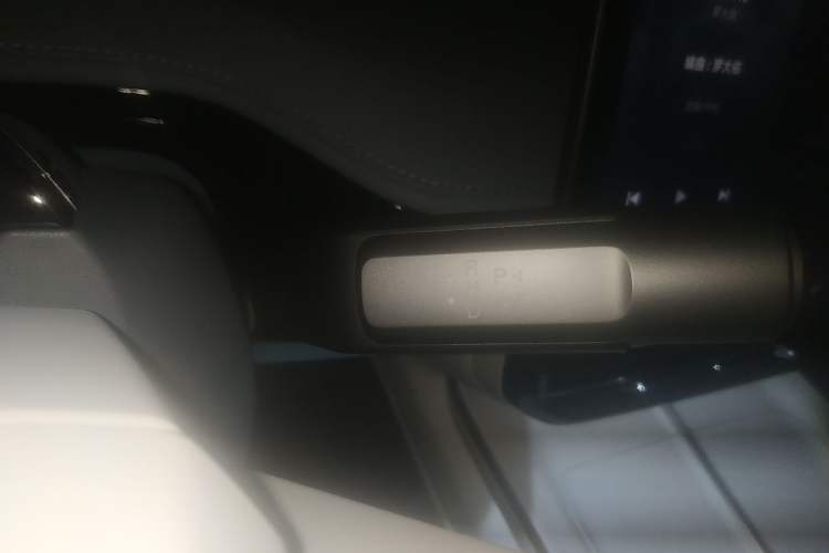 Used Hyptec GT 2023 560 Rear-Drive Tech Edition Gear Lever