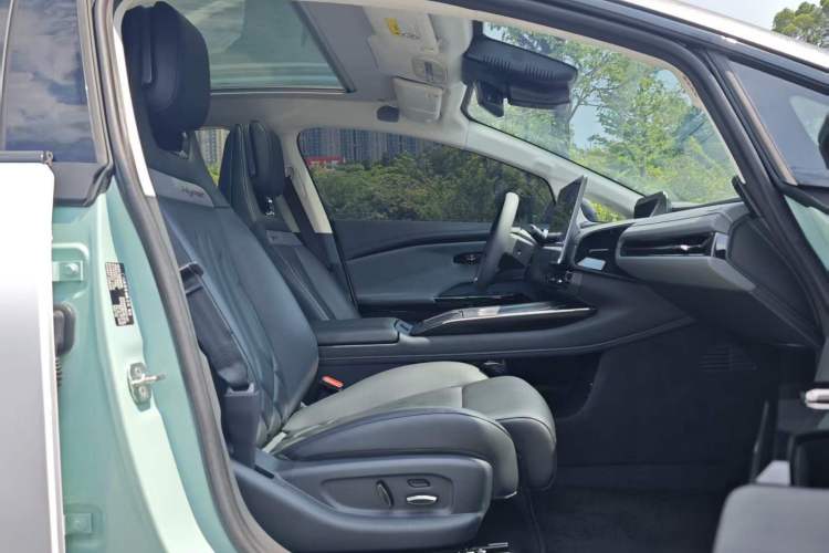 Used Hyptec GT 2023 710 Rear-Drive Ultra-Charging Version Interior 3