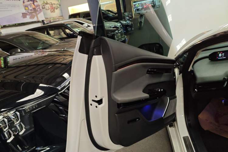 Used Hyptec GT 2023 710 Rear-Drive Supercharge Max Edition Left Front Door Interior
