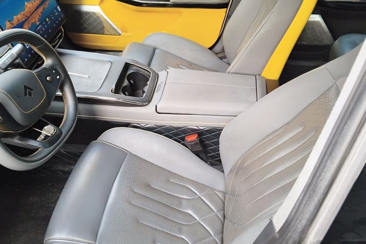 Used Hyptec GT 2023 710 Rear-Drive Supercharge Max Edition Left Front Seat