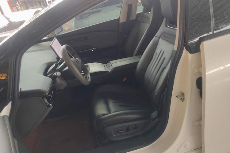 Used Hyptec GT 2023 710 Rear-Drive Ultra-Charging Version Left Front Seat