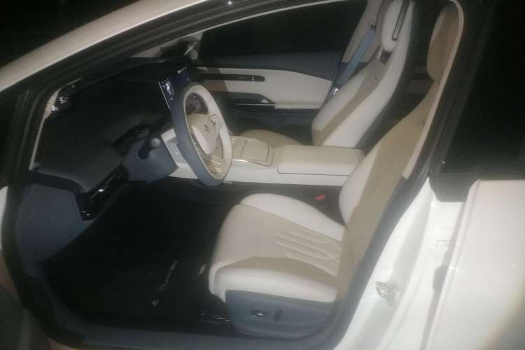 Used Hyptec GT 2023 560 Rear-Drive Tech Edition Left Front Seat