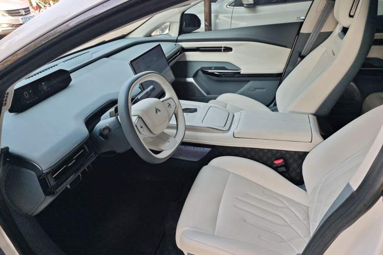 Used Hyptec GT 2023 710 Rear-Drive Supercharge Max Edition Left Front Seat