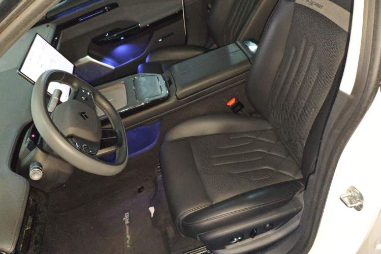 Used Hyptec GT 2023 710 Rear-Drive Supercharge Max Edition Left Front Seat