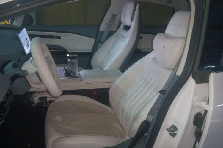 Used Hyptec GT 2023 560 Rear-Drive Tech Edition Left Front Seat