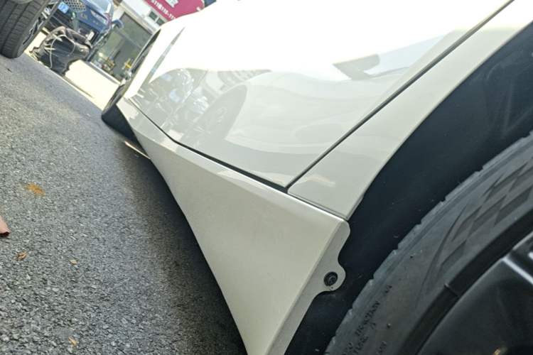 Used Hyptec GT 2023 710 Rear-Drive Ultra-Charging Version Left Side Sill