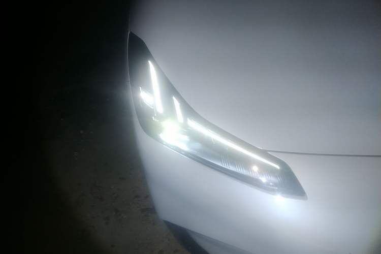 Used Hyptec GT 2023 560 Rear-Drive Tech Edition Right Front Headlight