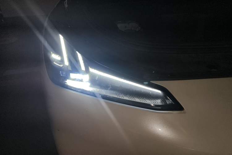 Used Hyptec GT 2023 560 Rear-Drive Seven-Wing Edition Right Front Headlight