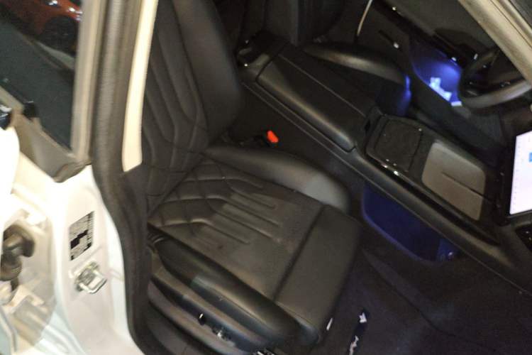 Used Hyptec GT 2023 710 Rear-Drive Supercharge Max Edition Right Front Seat